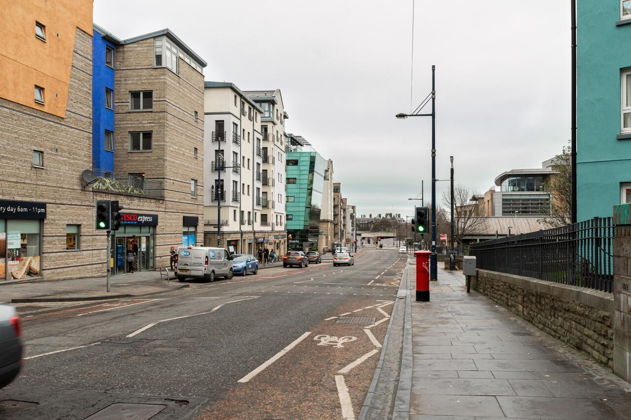 Edinburgh City Centre Hamza Apartment Exterior photo
